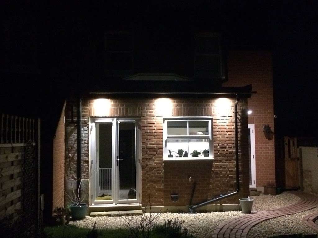 J G O Electrical services | 43 Morgan Cres, Theydon Bois, Epping CM16 7DU, UK | Phone: 01992 812785