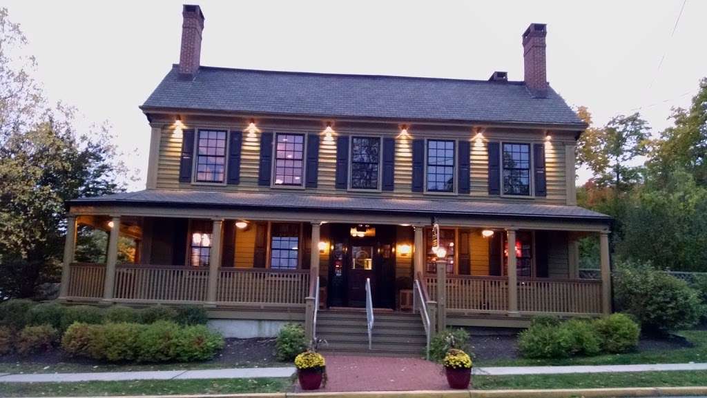 Fox & Hound Tavern at The Lebanon Hotel | 69 Main St, Lebanon, NJ 08833 | Phone: (908) 437-1300