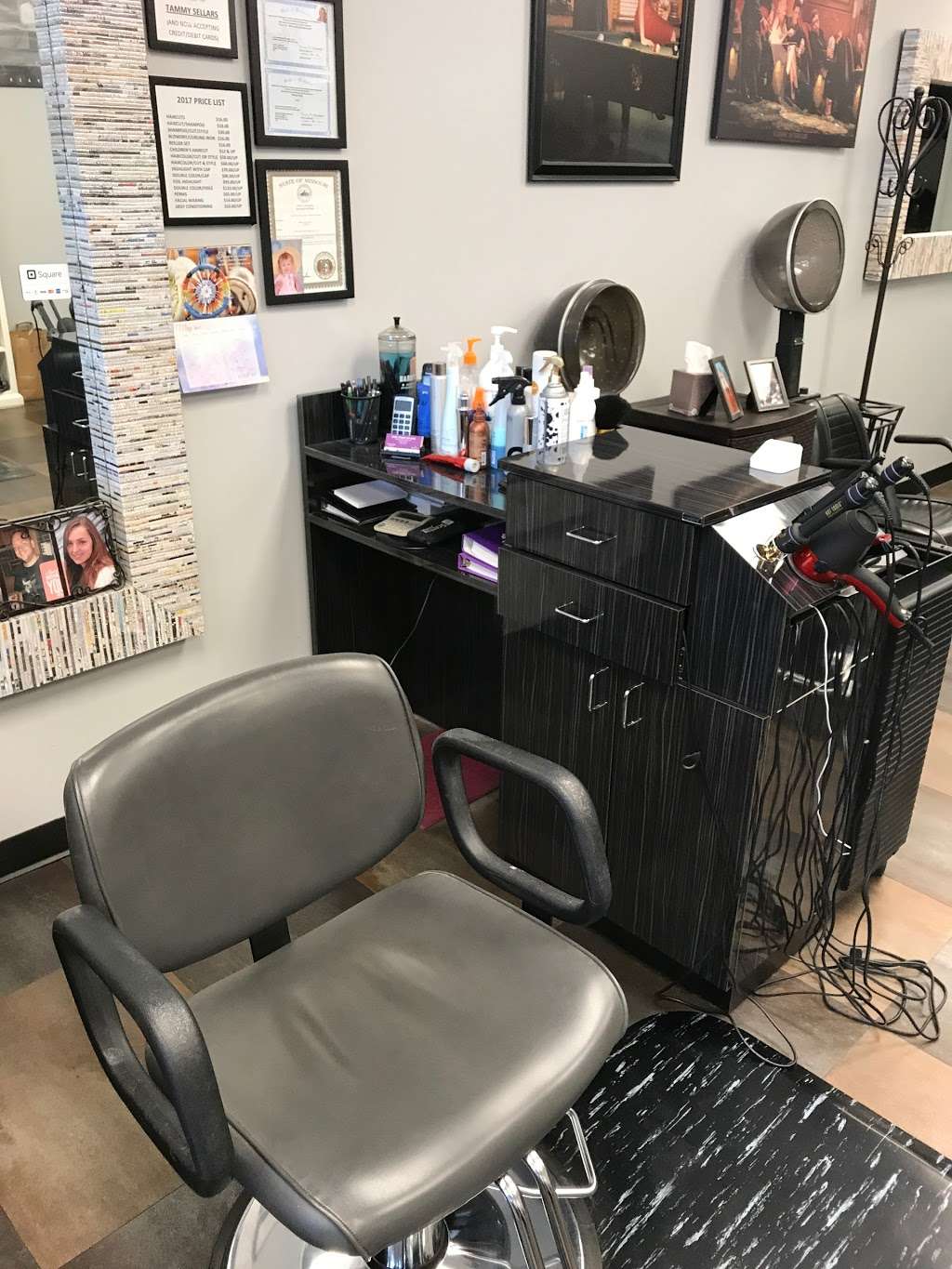 Lindas Original Hairworks Salon Inc | 10913 NW 45 Highway suite B, Parkville, MO 64152, USA | Phone: (816) 741-8686