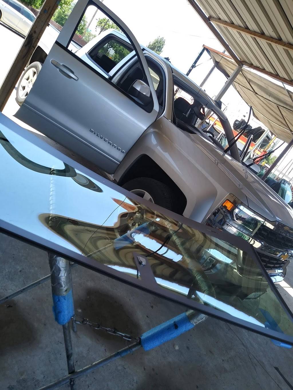 Los Amigos Mobile Auto Glass | 2255 S G St, Fresno, CA 93721, USA | Phone: (559) 477-5354