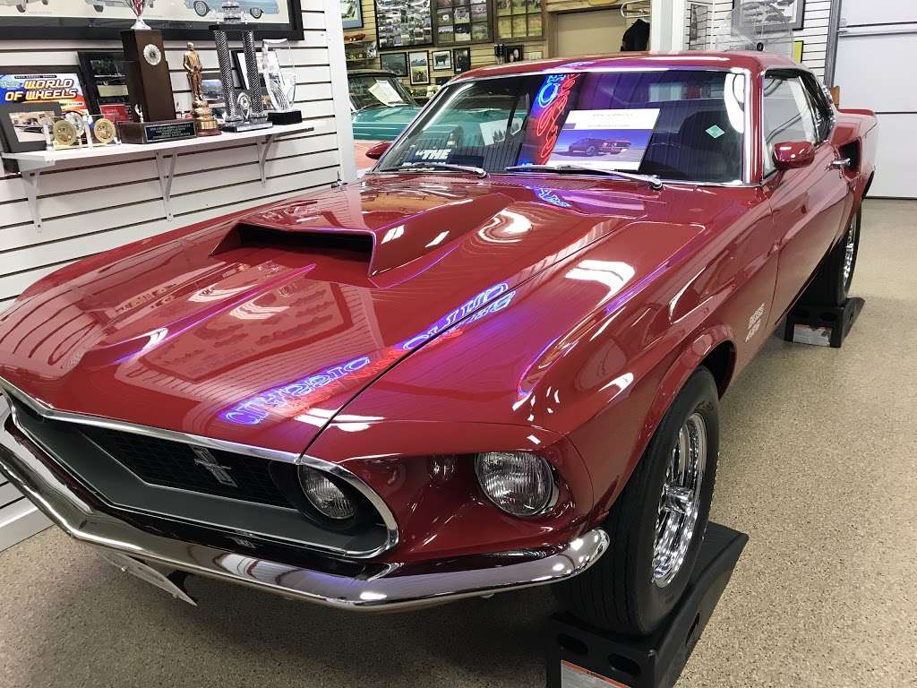 Midwest Auto Collection | 3825 Commerce Dr, St. Charles, IL 60174, USA | Phone: (630) 940-2924