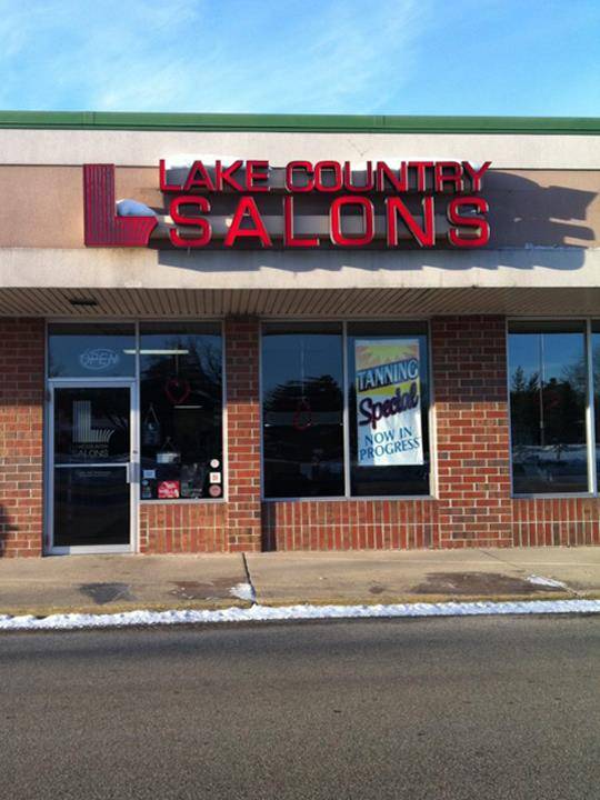 Lake Country Salons | 1091 E Summit Ave, Oconomowoc, WI 53066, USA | Phone: (262) 567-0550