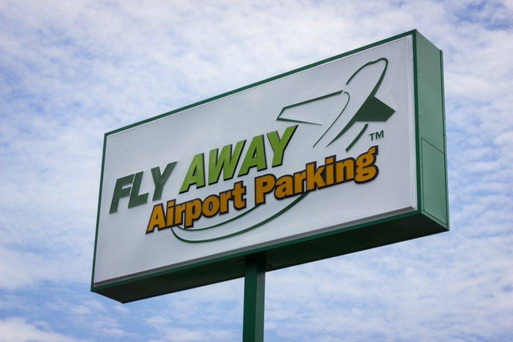 Fly Away Airport Parking | 1671 Murfreesboro Rd, Nashville, TN 37217, USA | Phone: (615) 367-2200