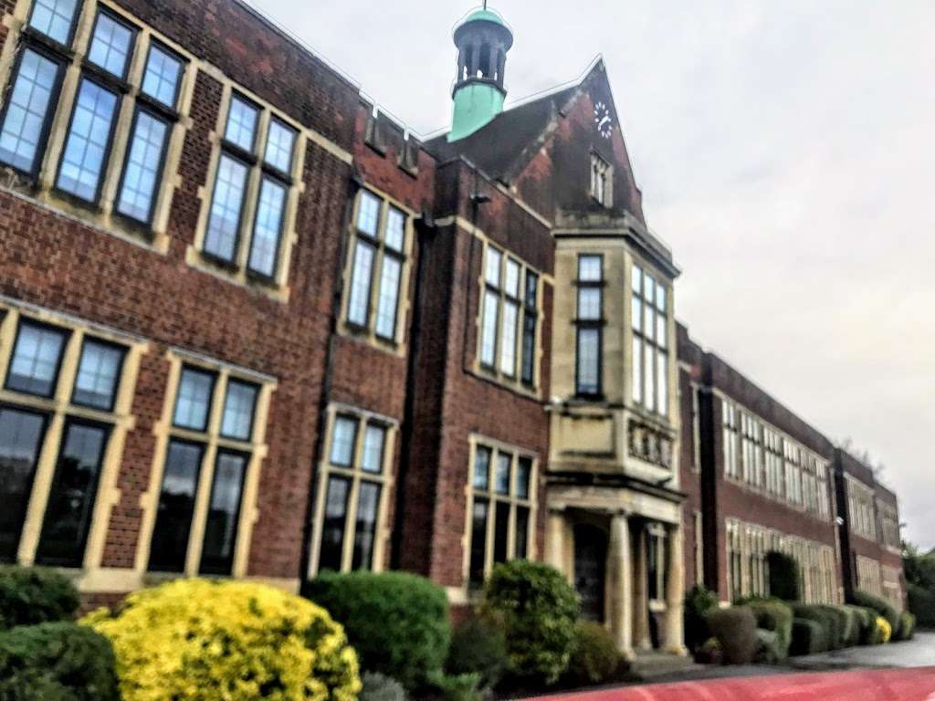 Queen Elizabeths School | Queens Rd, Barnet EN5 4DQ, UK | Phone: 020 8441 4646