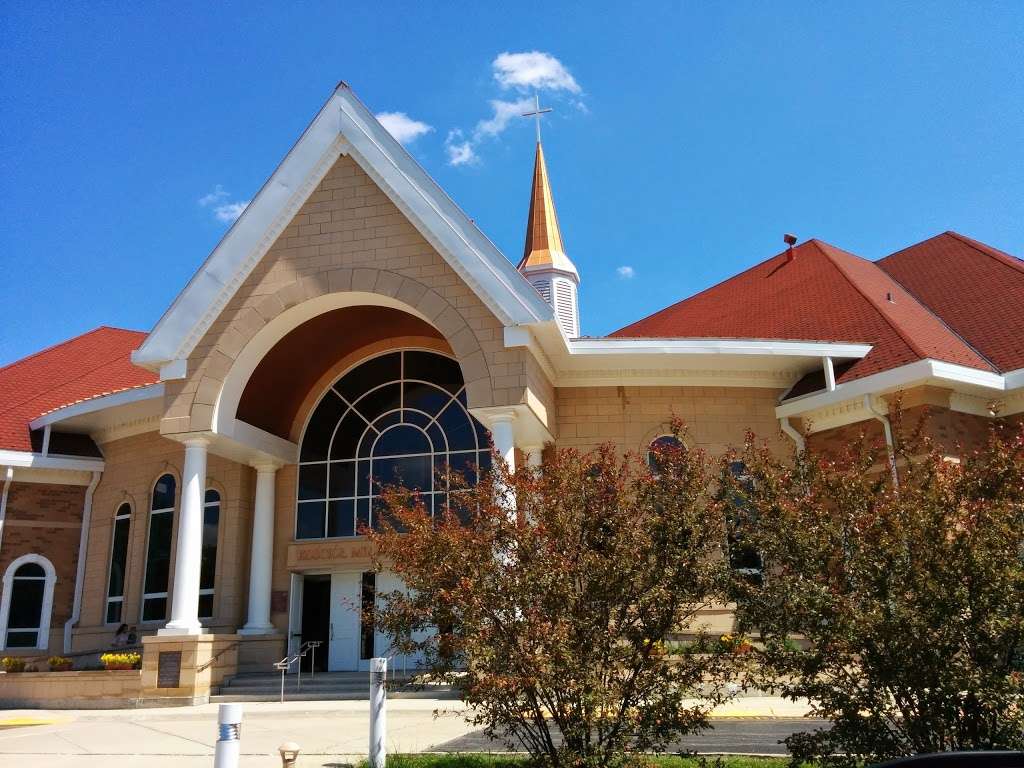 Divine Mercy Polish Parish | 21W411 Sunset Ave, Lombard, IL 60148, USA | Phone: (630) 268-8766