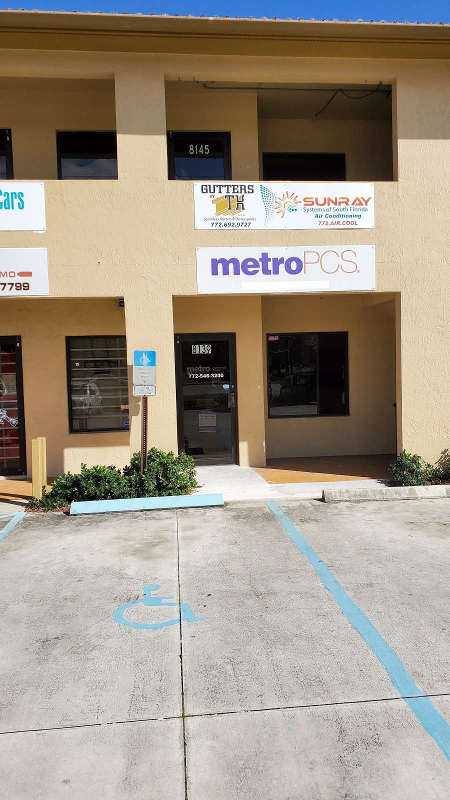Metro by T-Mobile | 8139 SE Pettway St, Hobe Sound, FL 33455, USA | Phone: (772) 546-3200