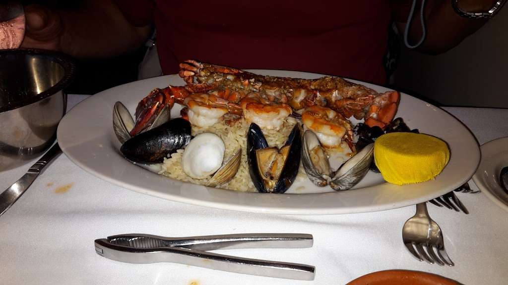 Pier 95 Restaurant Marina | 95 Hudson Ave, Freeport, NY 11520, USA | Phone: (516) 379-9898