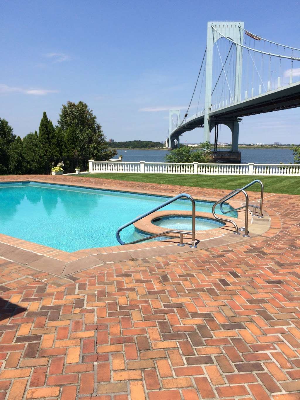 Mikes Powerwashing LLC | 9812 161st Ave, Howard Beach, NY 11414, USA | Phone: (646) 372-6078