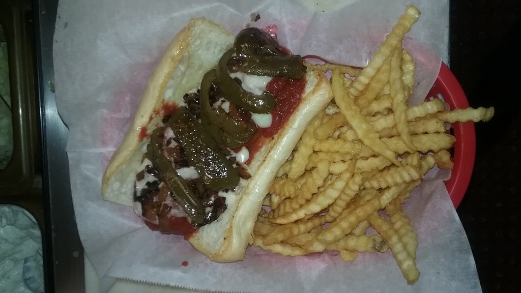 Red Dogs Sandwiches | 99 N Walworth Ave, Williams Bay, WI 53191, USA | Phone: (262) 245-1330
