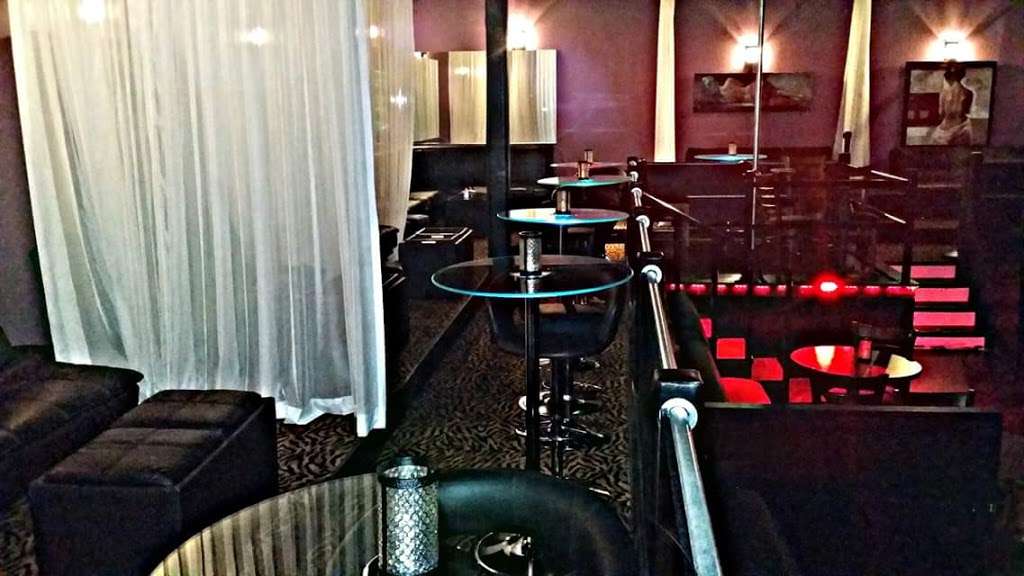 8 Lounge | 8111 North Sam Houston Pkwy W, Houston, TX 77064, USA | Phone: (281) 831-0704