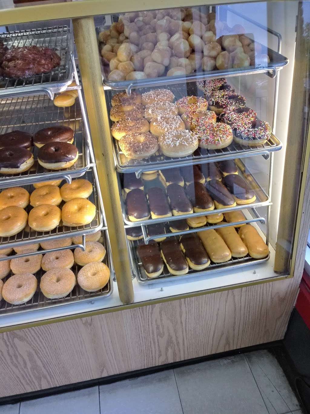 Donut Stop | 1418 S Mission Rd, Fallbrook, CA 92028, USA | Phone: (760) 728-9156