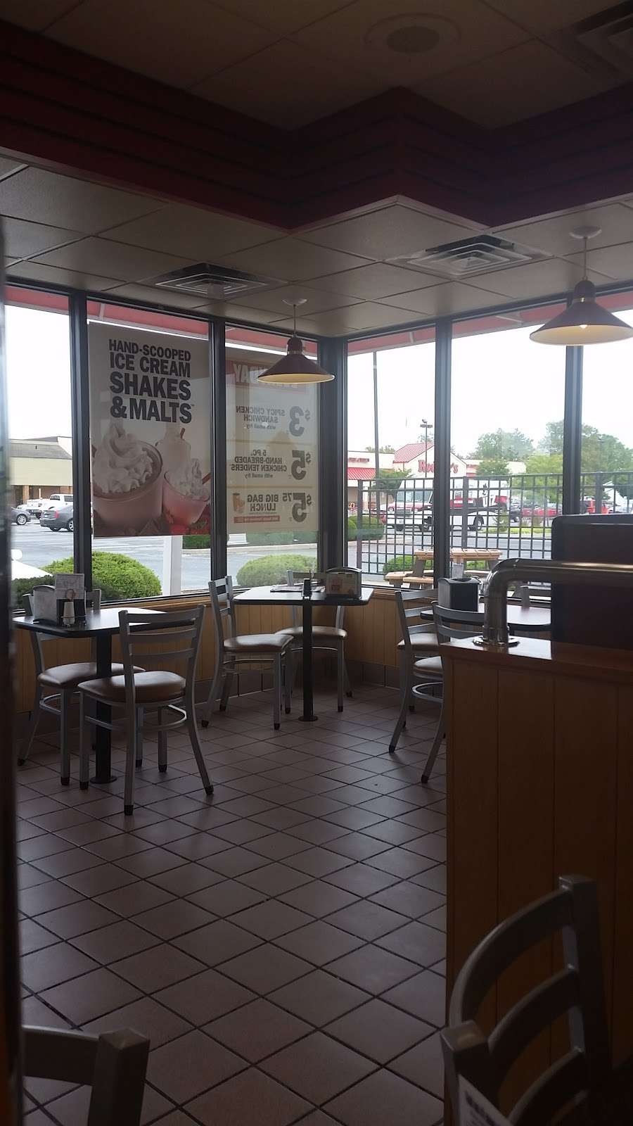 Hardees | 50 Greentree Dr, Dover, DE 19904 | Phone: (302) 674-8335