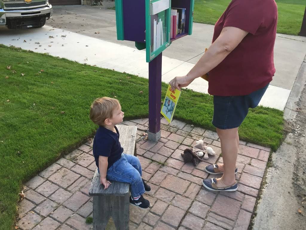 Little Free Library #16407 | 2713 W Sacramento Dr, Muncie, IN 47303, USA | Phone: (765) 284-2312