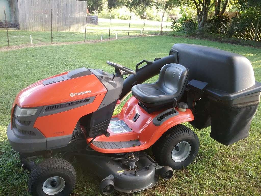 Diggers small engine mower repair | 16770 SE 155th Ave, Weirsdale, FL 32195, USA | Phone: (352) 286-7451