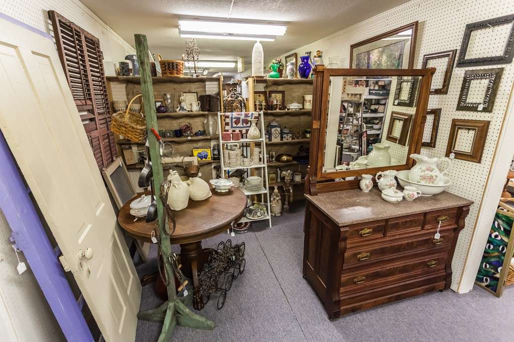 Liberty Antique Mall | 1005 MO-291, Liberty, MO 64068, USA | Phone: (816) 781-3190