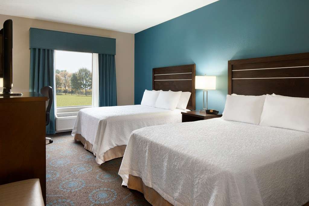 Hampton Inn & Suites Edgewood/Aberdeen-South | 2110 Emmorton Park Rd, Edgewood, MD 21040, USA | Phone: (410) 670-6000