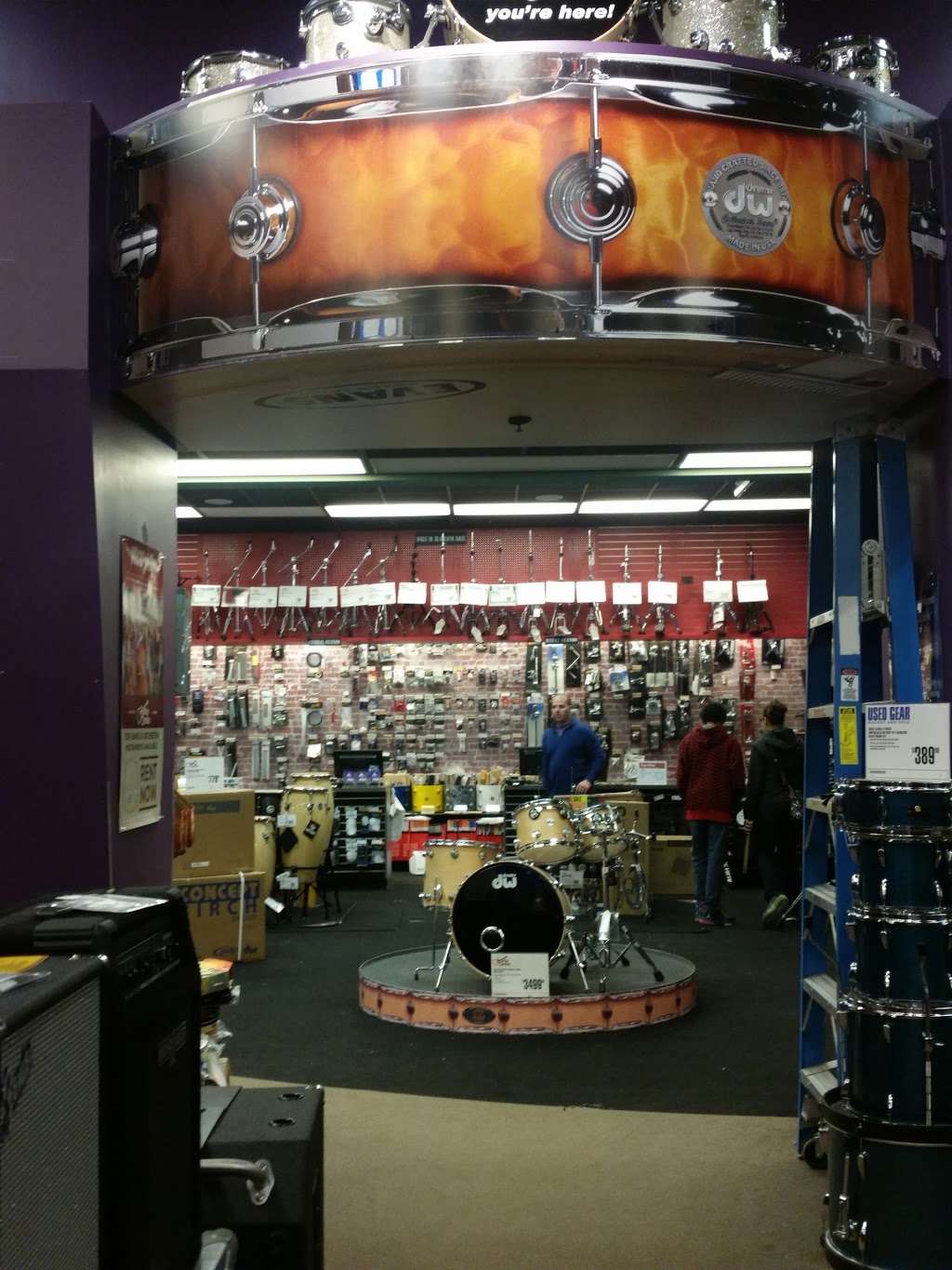 Guitar Center | 3001 Shoppes Blvd #3000, Moosic, PA 18507, USA | Phone: (570) 343-0600