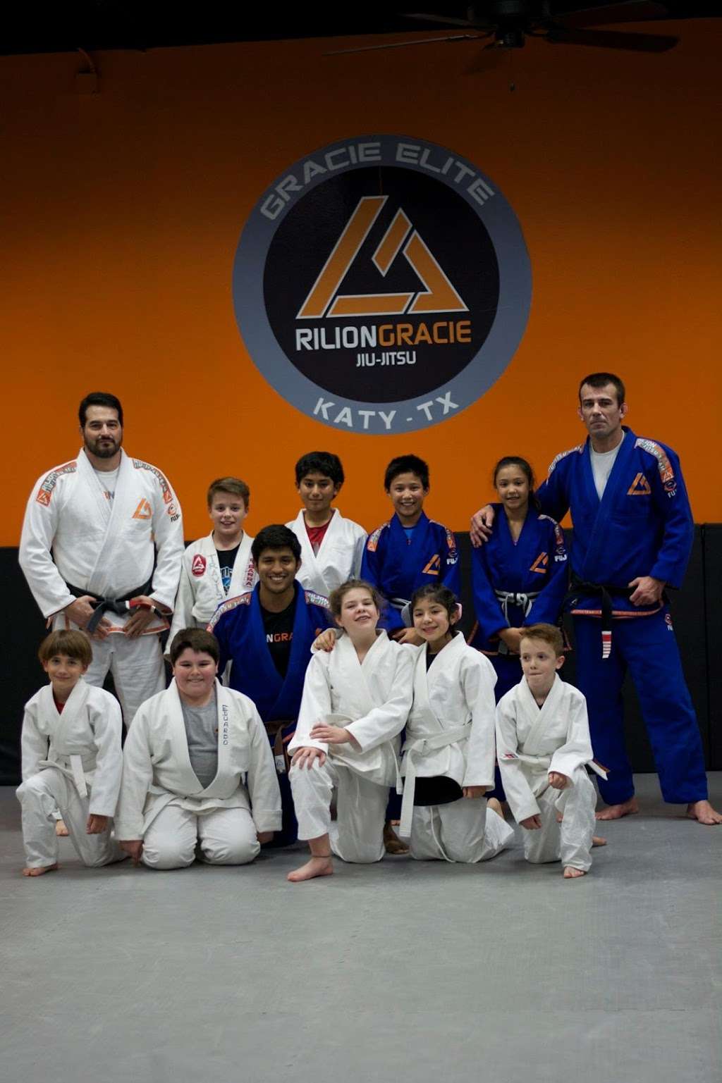 Rilion Gracie Academy - Katy,TX | 962 S Fry Rd, Katy, TX 77450, USA | Phone: (832) 291-3813