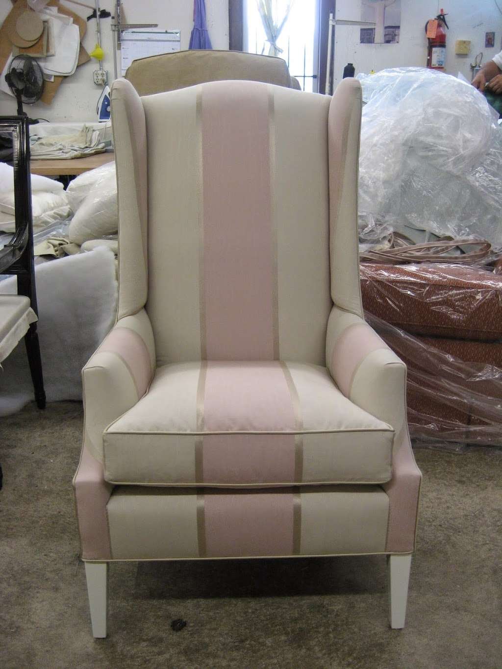 L & B Custom Upholstery | 5101 Lawnview Ave, Dallas, TX 75227, USA | Phone: (214) 388-1353