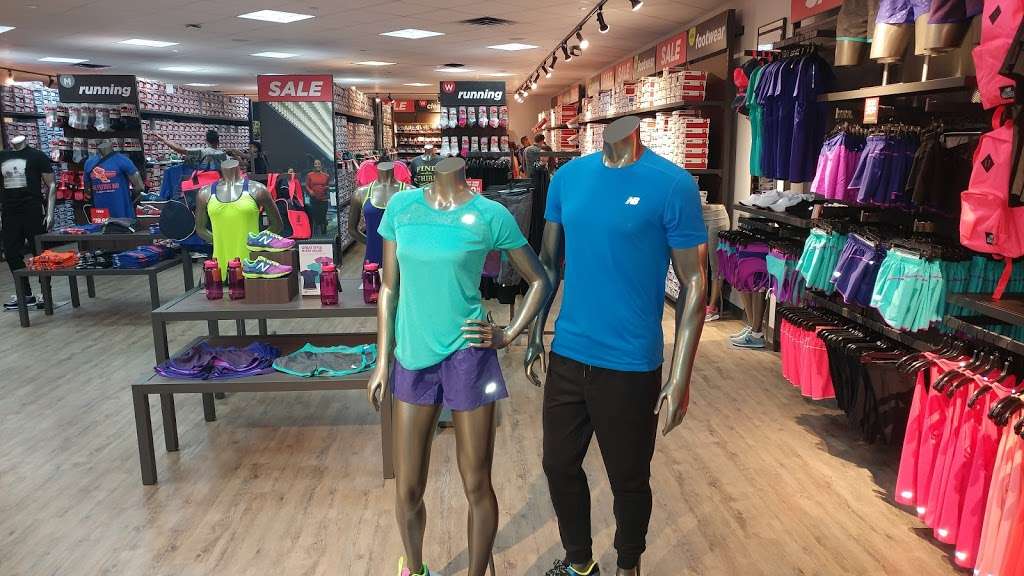 New Balance Factory Store Woodbury Commons | Woodbury Commons Premium Outlets, 177 Marigold Ct, Central Valley, NY 10917 | Phone: (845) 928-1122