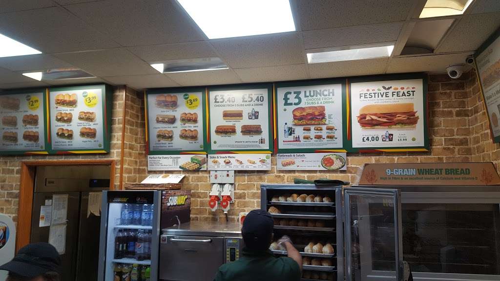 Subway | 3B Kingston Hill, Kingston upon Thames KT2 7HJ, UK | Phone: 020 8547 2000