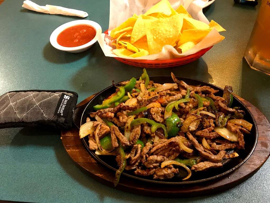 3 Hermanos Mexican Grill | 11 N Carolina Ave, Maiden, NC 28650, USA | Phone: (828) 970-4080