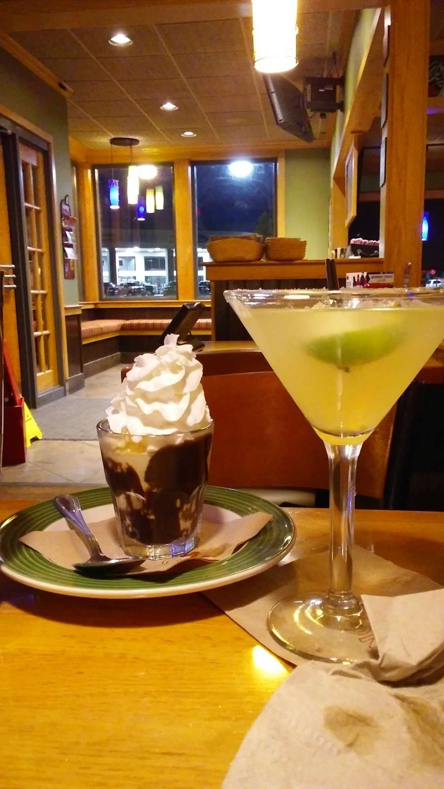 Applebees Grill + Bar | 101 Lee Blvd, Shelbyville, IN 46176, USA | Phone: (317) 398-1580