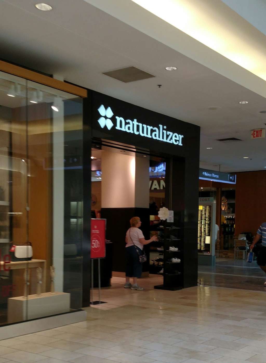 Naturalizer | 1 #, 1 Garden State Plaza Blvd #1053, Paramus, NJ 07652, USA | Phone: (201) 270-1238