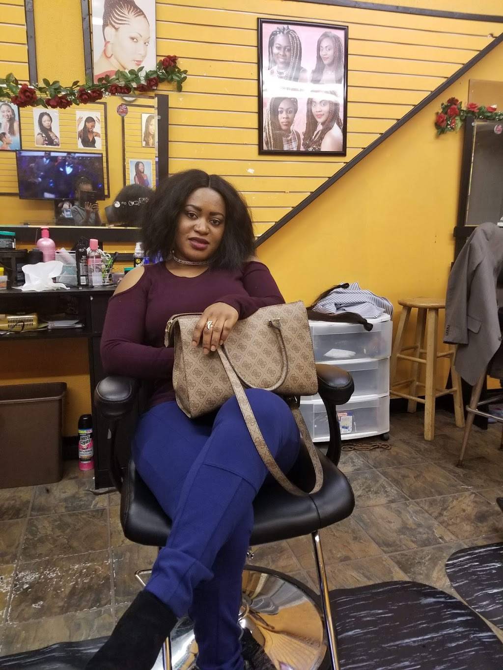 Marys African Hair Braiding | 5711 W North Ave, Milwaukee, WI 53208, USA | Phone: (414) 364-0780
