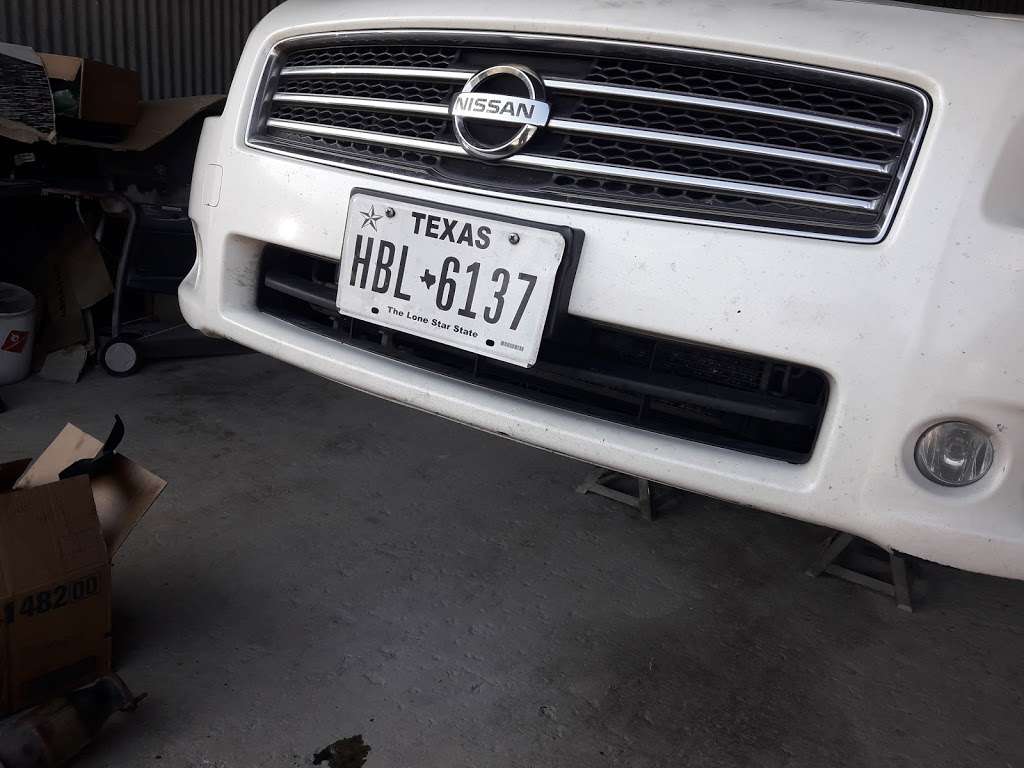 R C Paint & Body | 2107 Ackerman Rd, San Antonio, TX 78219, USA | Phone: (210) 662-0577