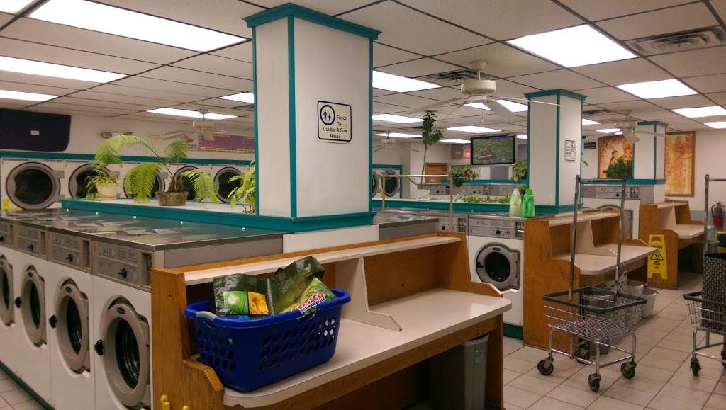 Town Coin Laundry | 624 W Algonquin Rd, Des Plaines, IL 60016 | Phone: (847) 364-9630