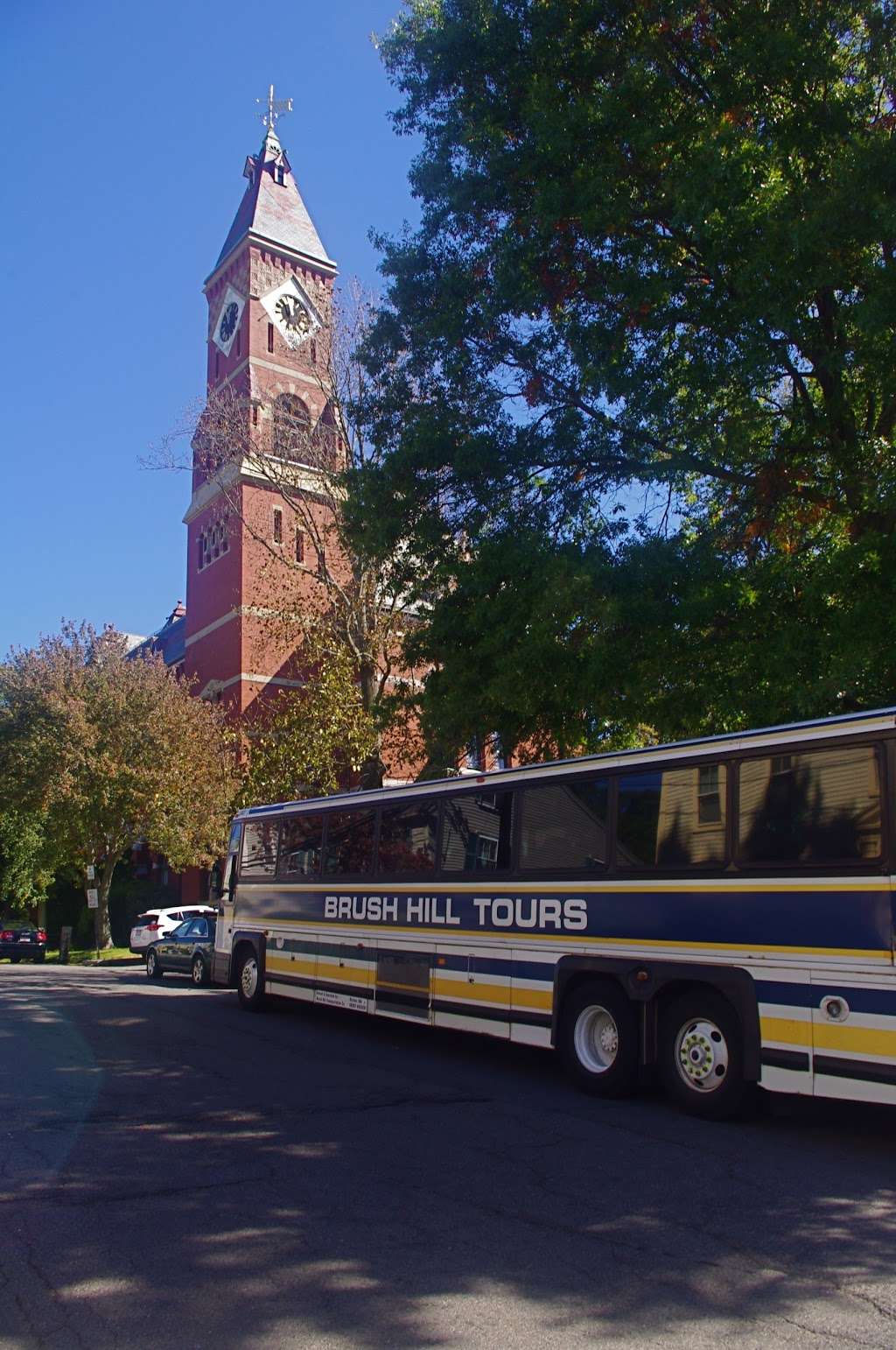 Brush Hill Tours | 435 High St, Randolph, MA 02368, USA | Phone: (781) 986-6100