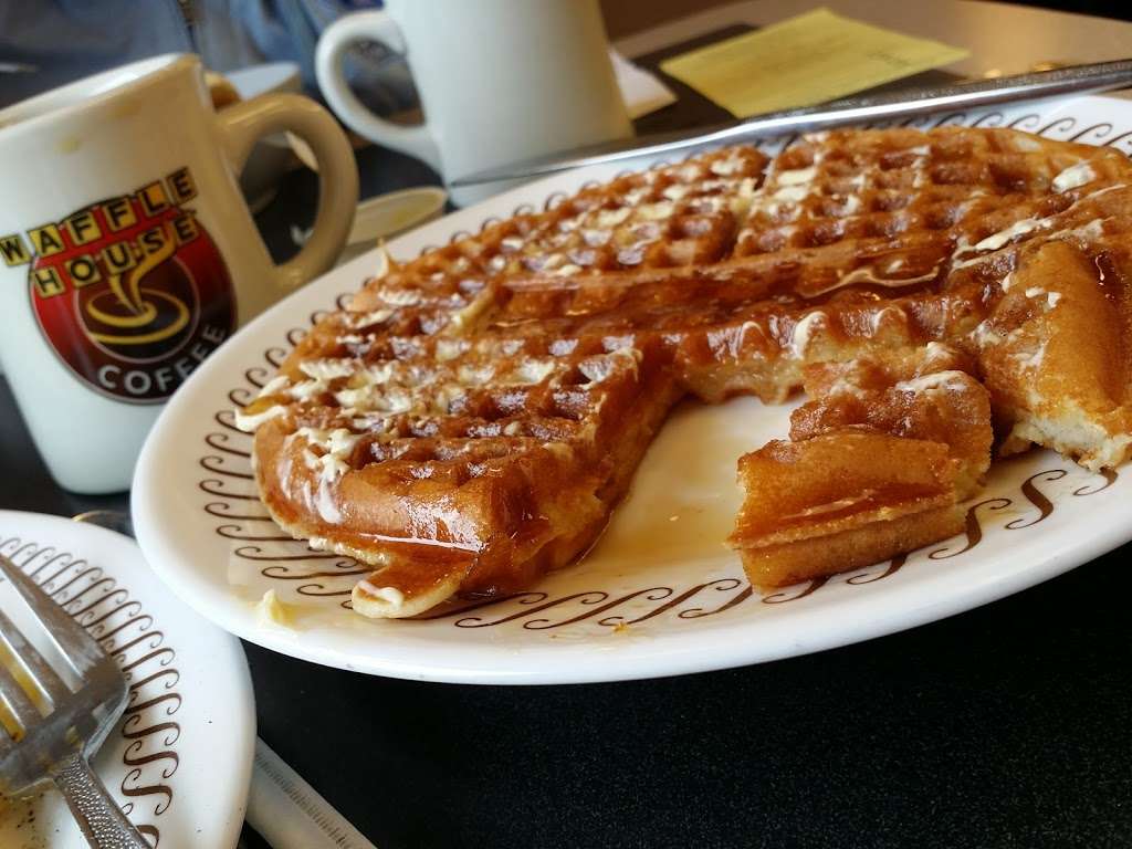 Waffle House | 1500 NW Woods Chapel Rd, Blue Springs, MO 64015, USA | Phone: (816) 229-7531