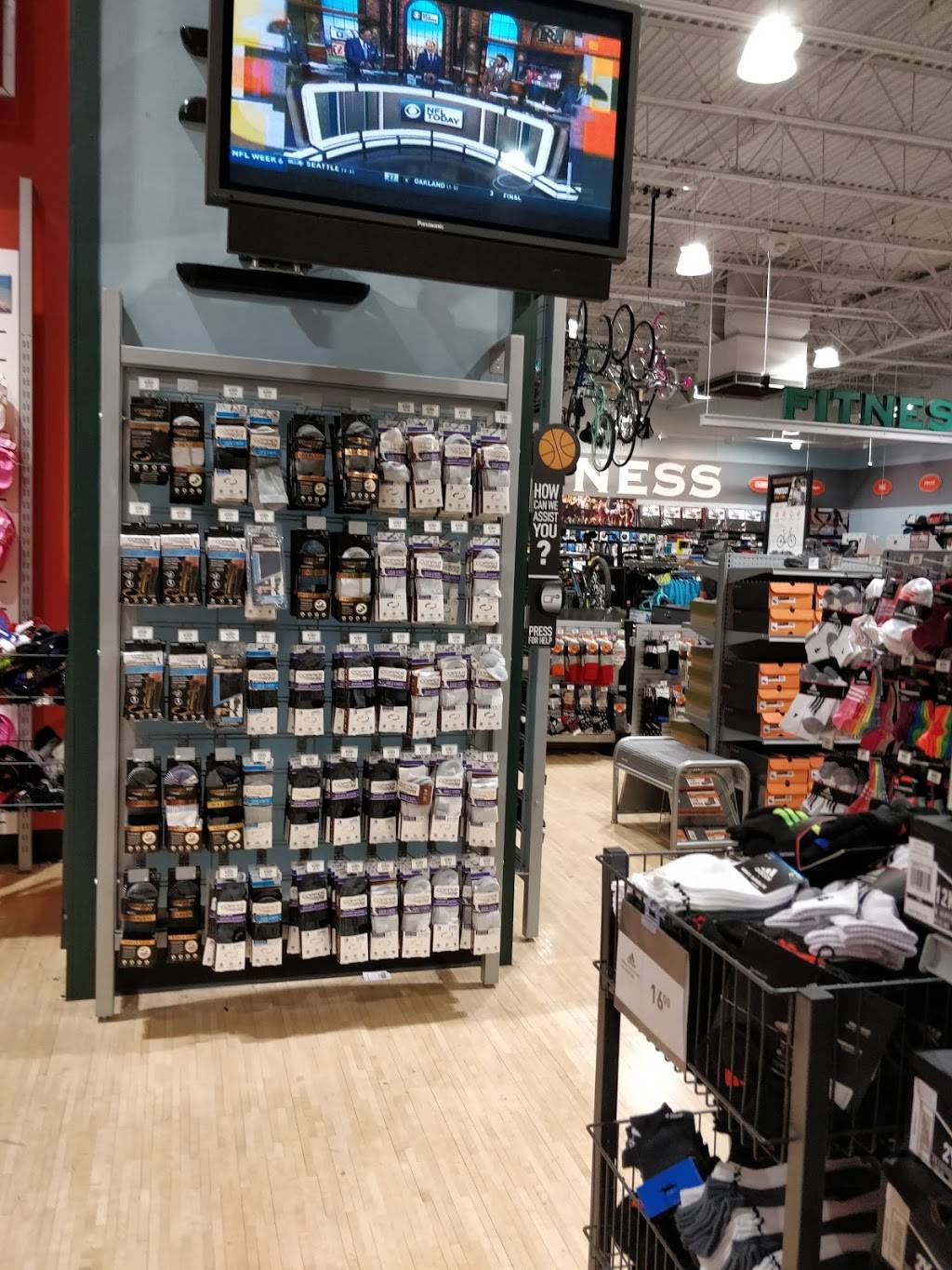 DICKS Sporting Goods | 2350 W Happy Valley Rd, Phoenix, AZ 85085, USA | Phone: (623) 434-3388