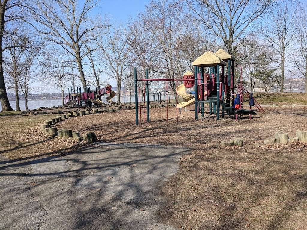Pete And Toshi Seeger Riverfront Park | 2 Red Flynn Dr, Beacon, NY 12508, USA | Phone: (845) 765-8440
