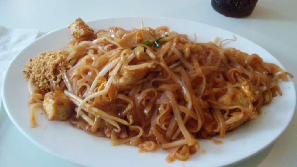 Bangkok Thai Cuisine | 266 S Dupont Hwy, Dover, DE 19901, USA | Phone: (302) 736-1606