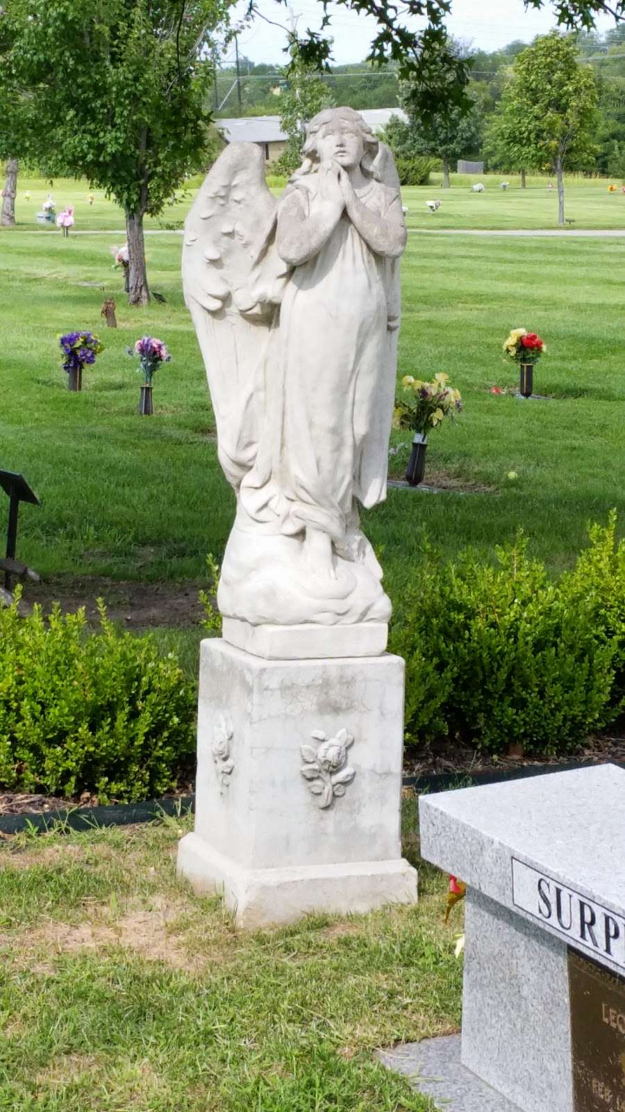 Shawnee Mission Mem Gardens | 23215 W 75th St, Shawnee, KS 66227, USA | Phone: (913) 441-3300