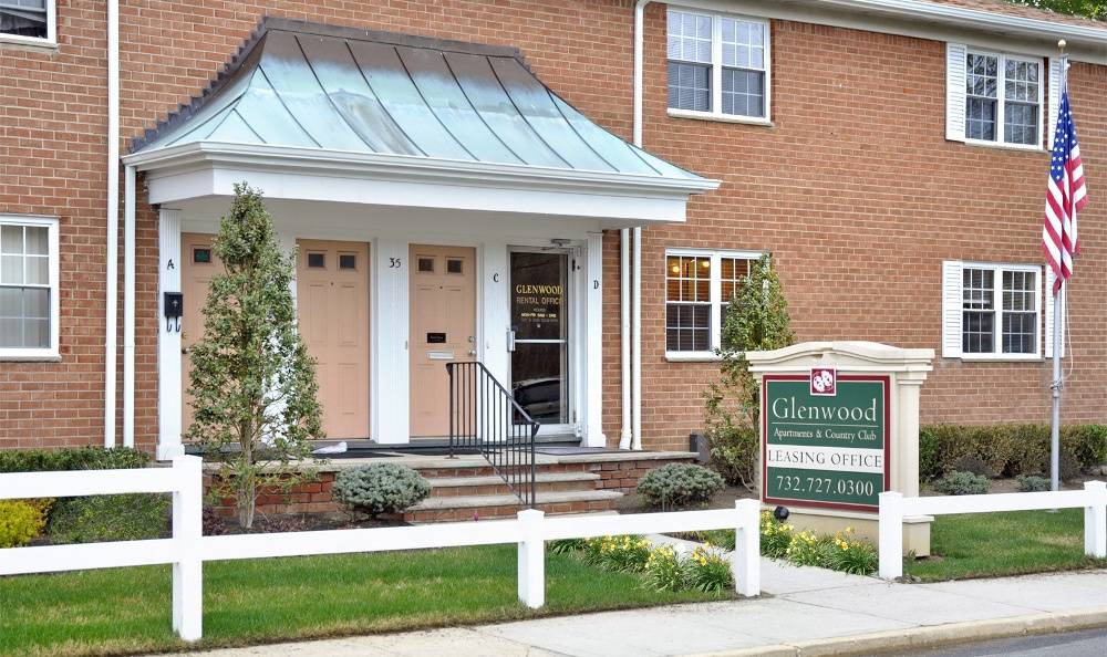 Glenwood Apartment Homes & Country Club | 35 Spruce Ln Unit D, Old Bridge Township, NJ 08857, USA | Phone: (732) 727-0300