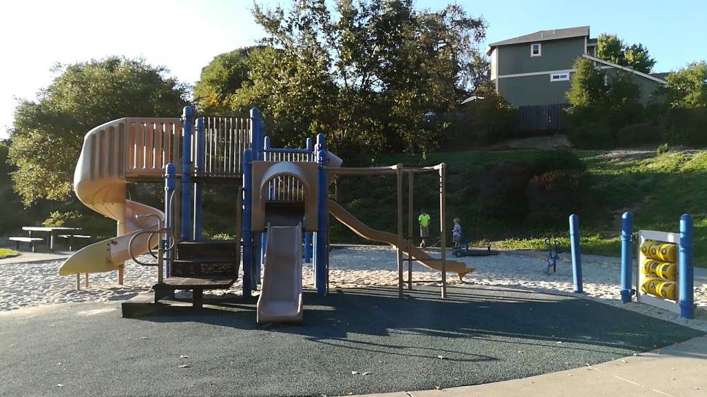 Hillside Park | 2 Aaron Dr, Novato, CA 94949, USA | Phone: (415) 899-8200