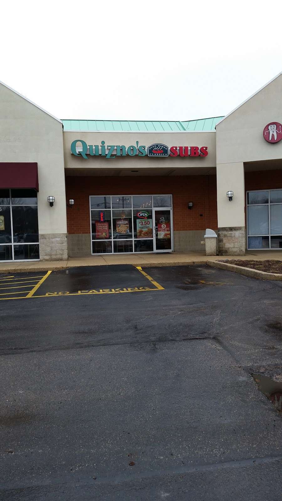 Quiznos | 667 S Eastwood Dr, Woodstock, IL 60098, USA | Phone: (815) 206-0843