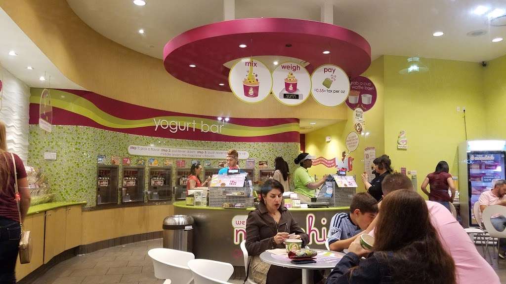 Menchies Frozen Yogurt | 2617 W Osceola Pkwy # B-37, Kissimmee, FL 34741, USA | Phone: (407) 201-8948