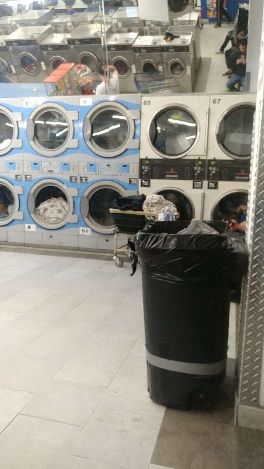 Brentwood Laundromat | 347 Jefferson Ave, Brentwood, NY 11717, USA