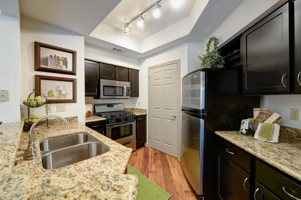 Camden Gaines Ranch Apartments | 4424 Gaines Ranch Loop, Austin, TX 78735, USA | Phone: (512) 464-2600