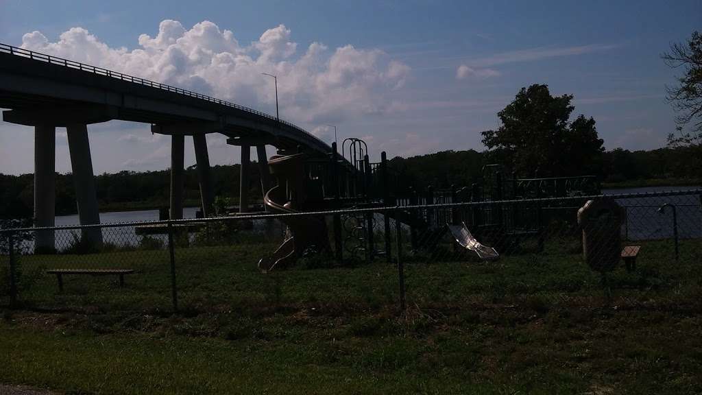 Public Fishing Area | Main St, Sharptown, MD 21861, USA