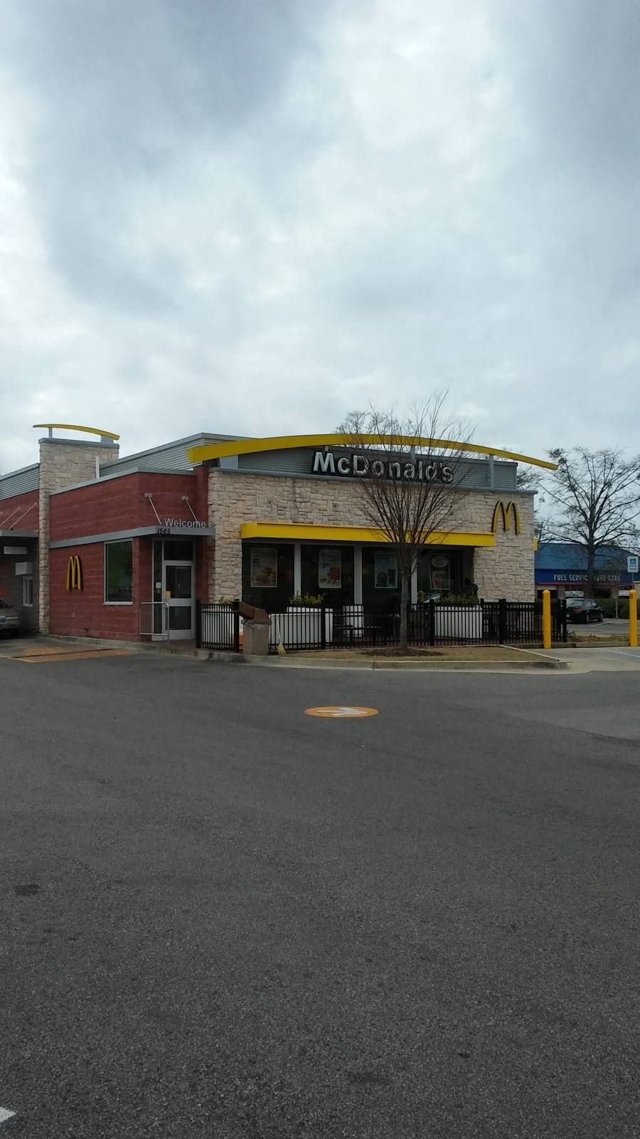 McDonalds | 1569 Montclair Rd, Birmingham, AL 35210, USA | Phone: (205) 956-9666