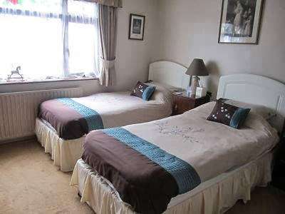 Bed & Breakfast Fieldview | 32 Walmers Ave, Higham, Rochester ME3 7EH, UK | Phone: 01474 822330