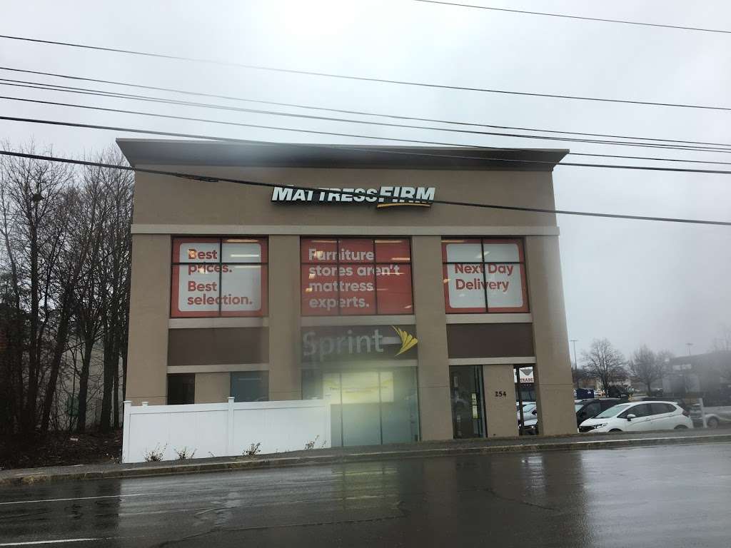 Mattress Firm Nashua | 254 Daniel Webster Hwy, Nashua, NH 03060, USA | Phone: (603) 888-1479