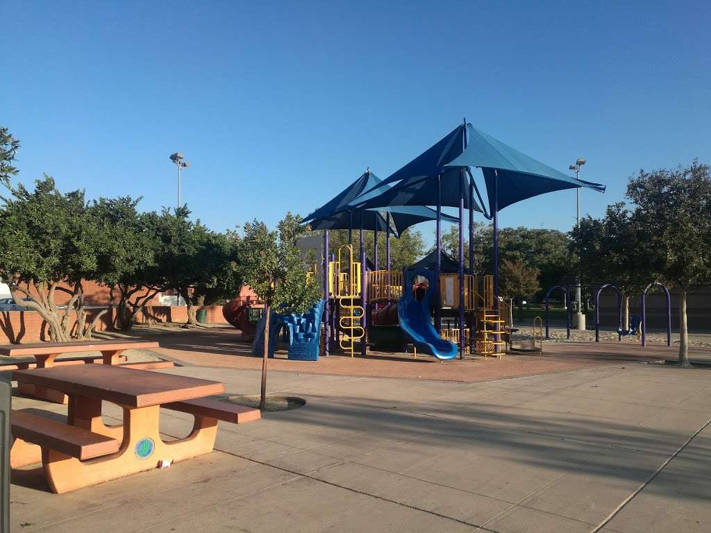 Petit Park Granada Hills Recreation Center | 16730 Chatsworth St, Granada Hills, CA 91344 | Phone: (818) 363-3556