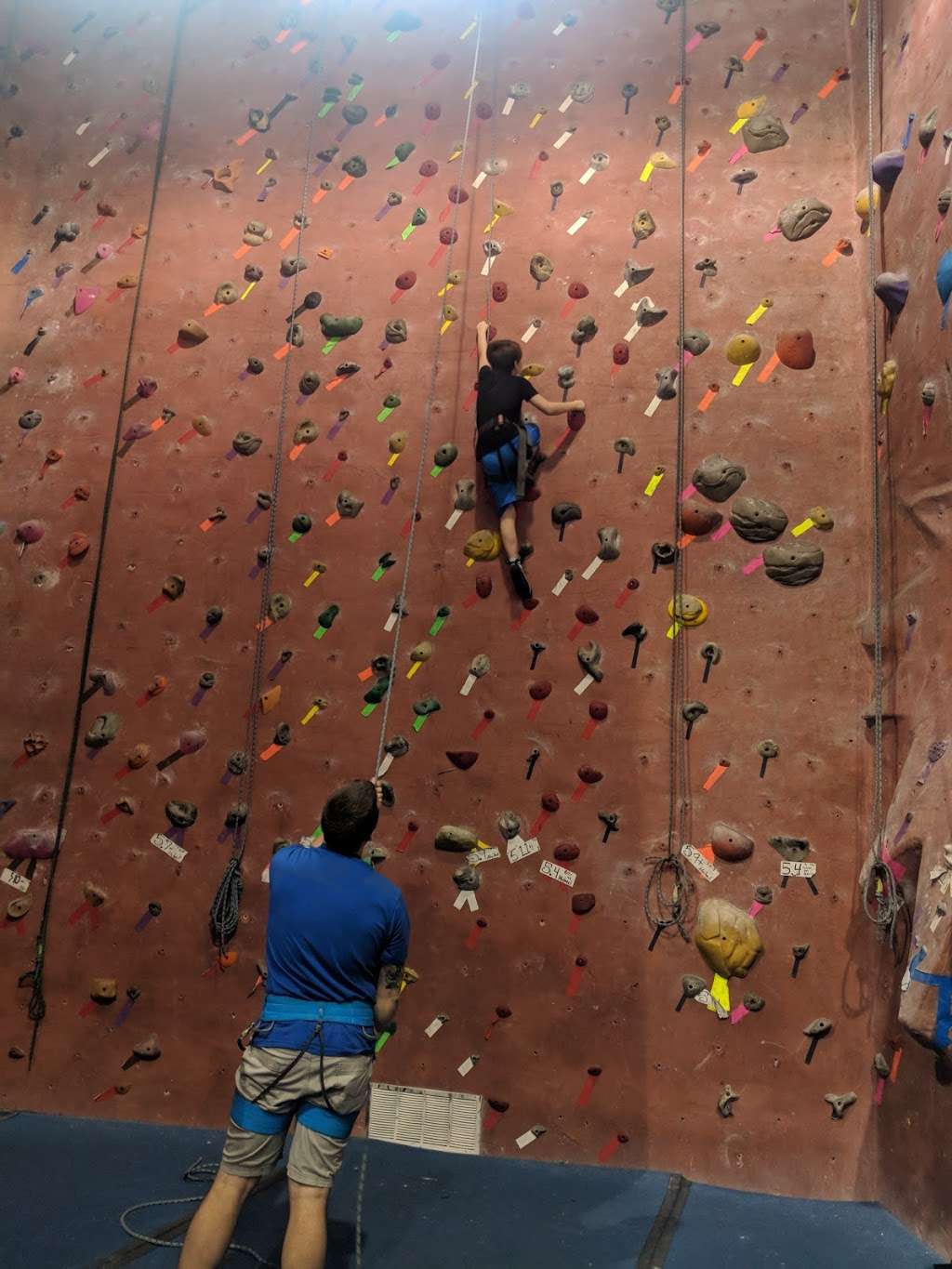 Go Vertical | 950 N Penn St, Philadelphia, PA 19123, USA | Phone: (215) 928-1800