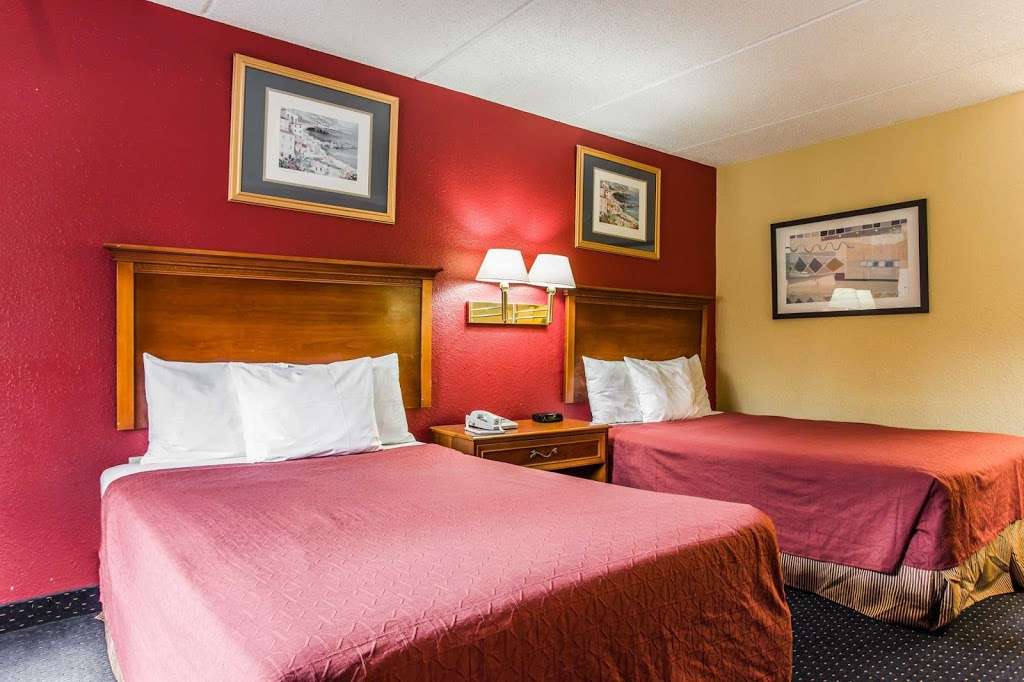 Rodeway Inn | 3601 Brookshire Blvd, Charlotte, NC 28216, USA | Phone: (704) 391-9484